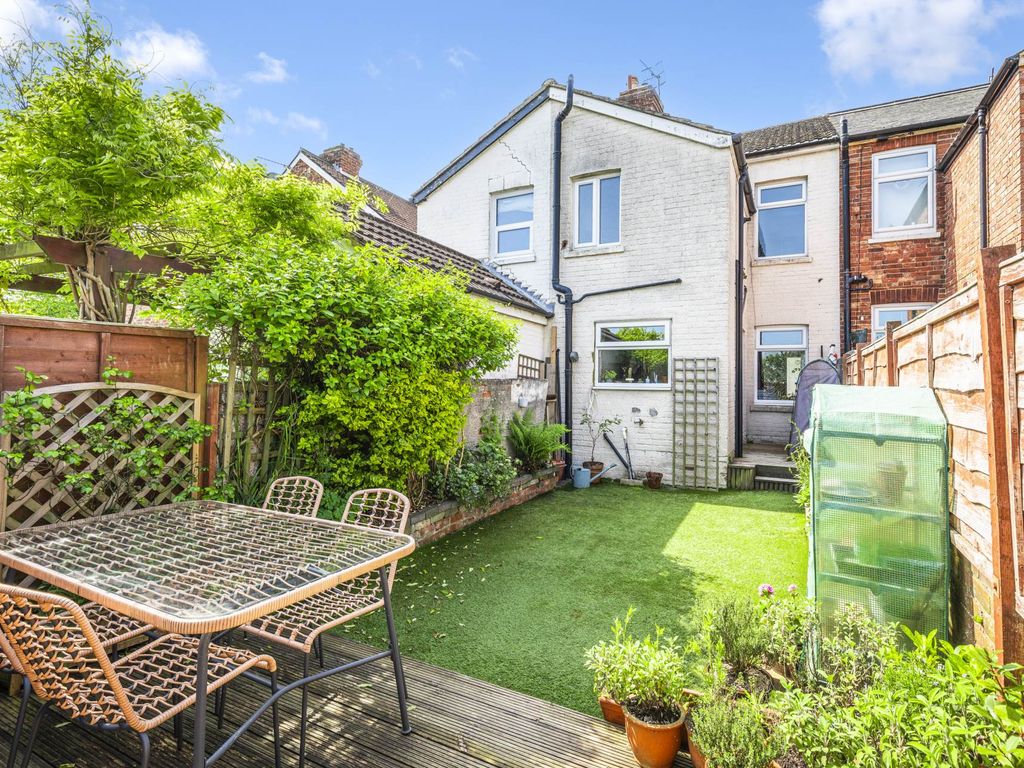 2 Bed Terraced House For Sale In Salisbury Road Tunbridge Wells Tn4 £