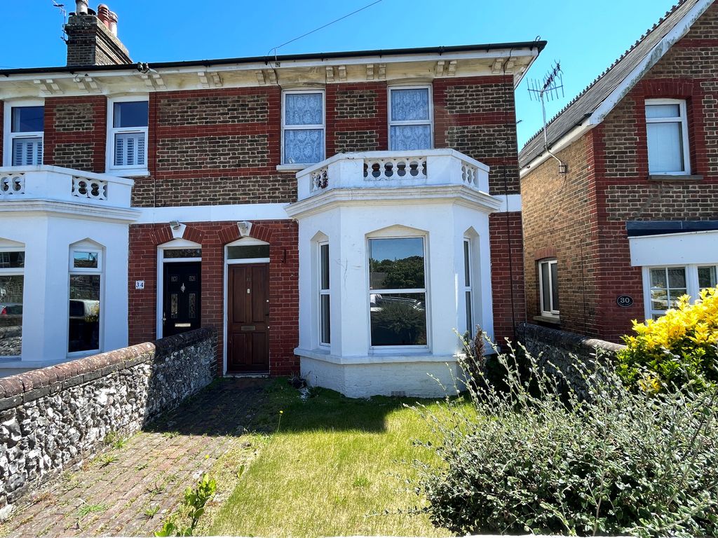 2 bed semidetached house to rent in High Street, Westham BN24, £975