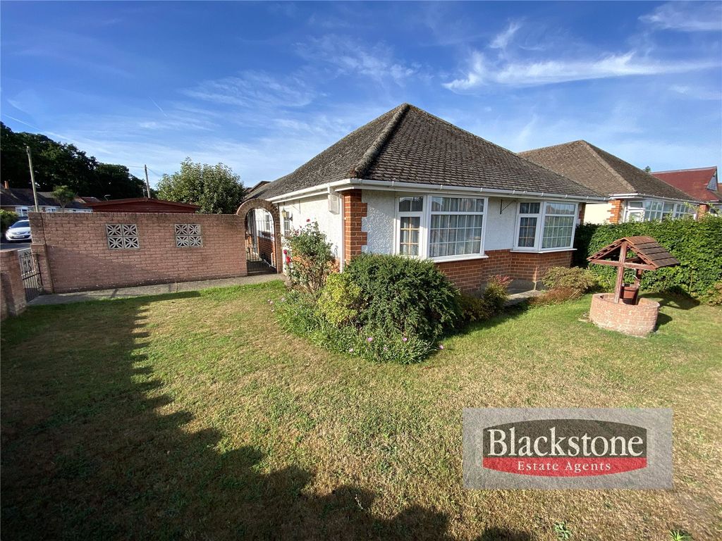 2 bed bungalow for sale in Royal Oak Road, Kinson, Bournemouth, Dorset
