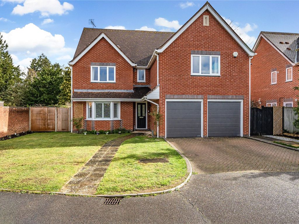 5 bed detached house for sale in St. Andrews Gardens, Cobham, Surrey KT11, £1,500,000 Zoopla