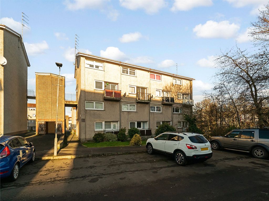 2 bed flat for sale in Inverclyde Gardens, Rutherglen, Glasgow, South