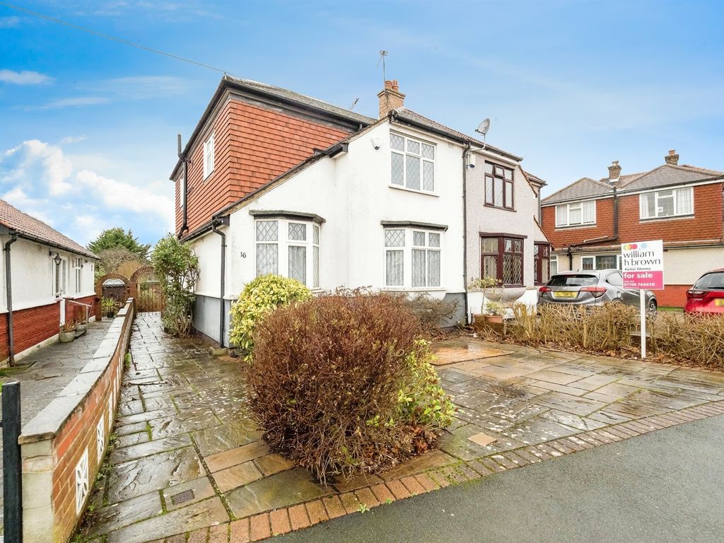 3 bed semidetached house for sale in Whitethorn Gardens, Hornchurch