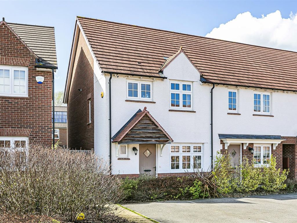 3 bed semidetached house for sale in Ayres Drive, Hauxton, Cambridge