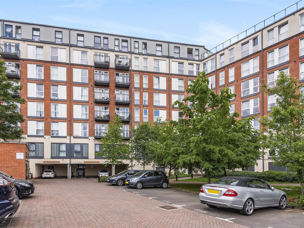 1 bed flat to rent in East Croft House, Northolt Road, Harrow HA2, £