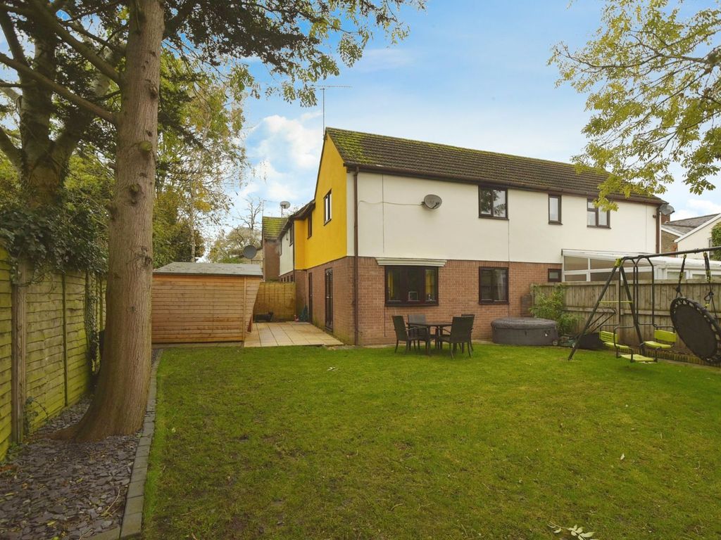 3 bed terraced house for sale in Bakers Court Stratton St Margaret