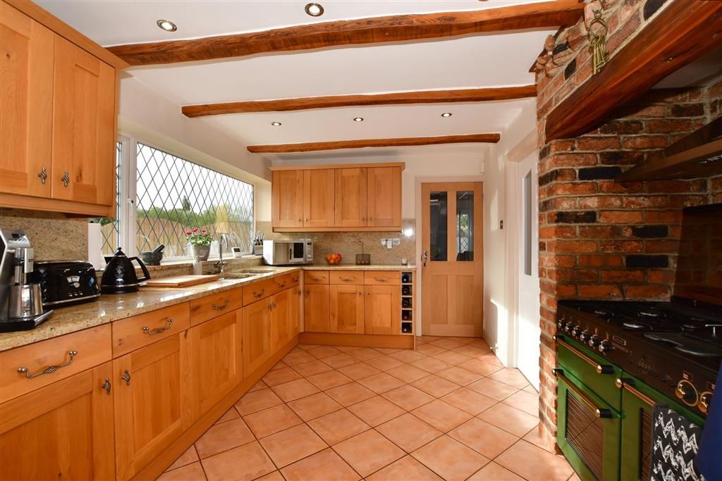 4 bed detached house for sale in Bournebridge Lane, Stapleford Abbotts