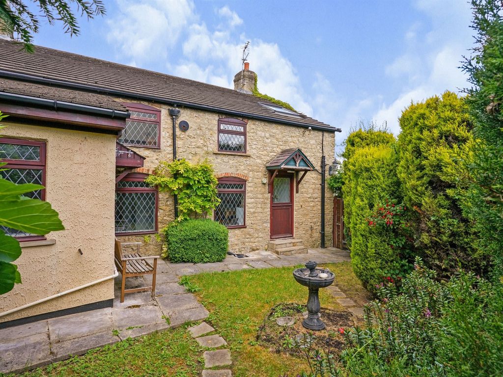 4 bed detached house for sale in Aberford Road, Barwick In Elmet, Leeds