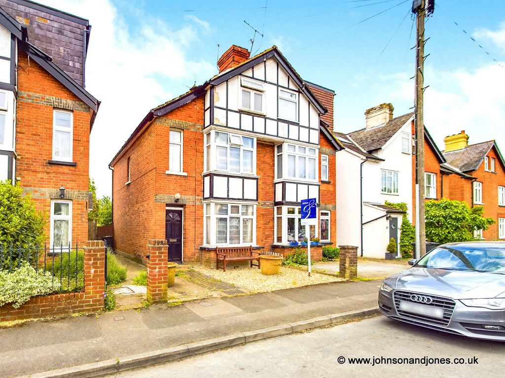 4 bed semidetached house for sale in Abbey Road, Chertsey KT16 Zoopla