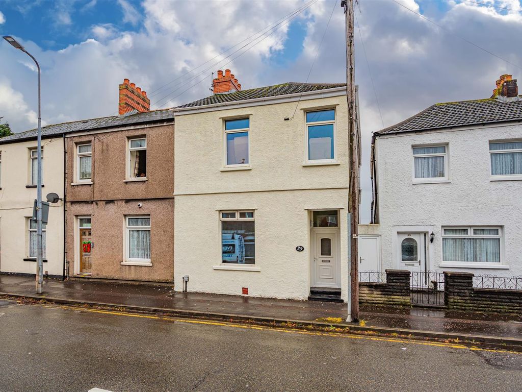 4 bed end terrace house to rent in Wyndham Crescent, Canton, Cardiff