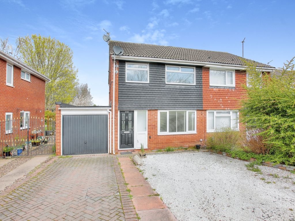 3 bed semidetached house for sale in Englefield Close, Newcastle Upon
