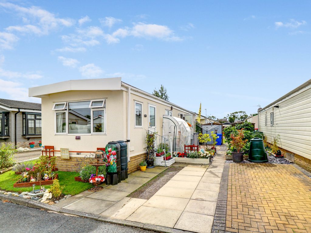 2 bed mobile/park home for sale in Sower Carr Lane, Hambleton, Poulton