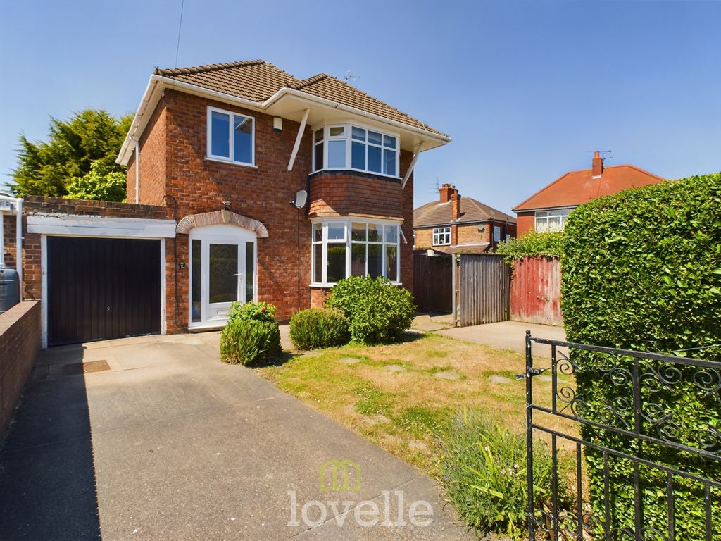 3 bed detached house for sale in Davenport Drive, Cleethorpes DN35 Zoopla