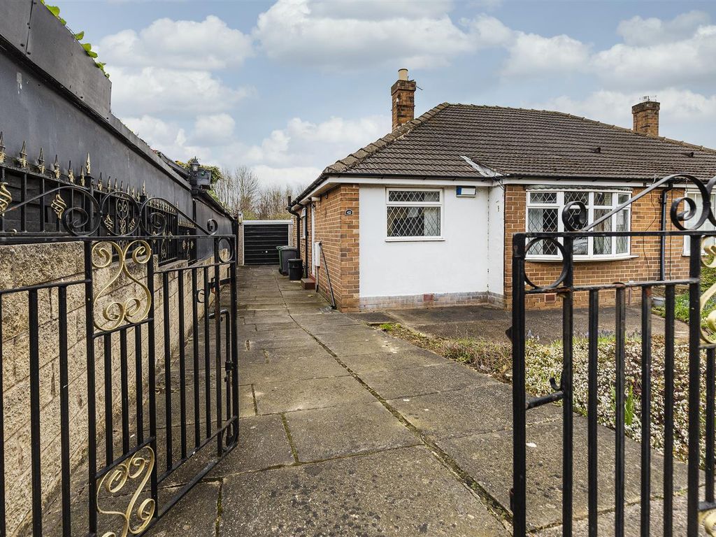 2 bed semidetached bungalow for sale in Warrenside, Deighton
