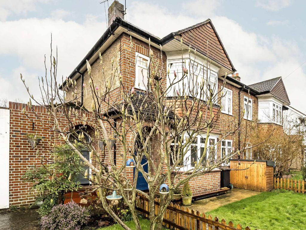 3 bed for sale in Speer Road, Thames Ditton KT7, £615,000