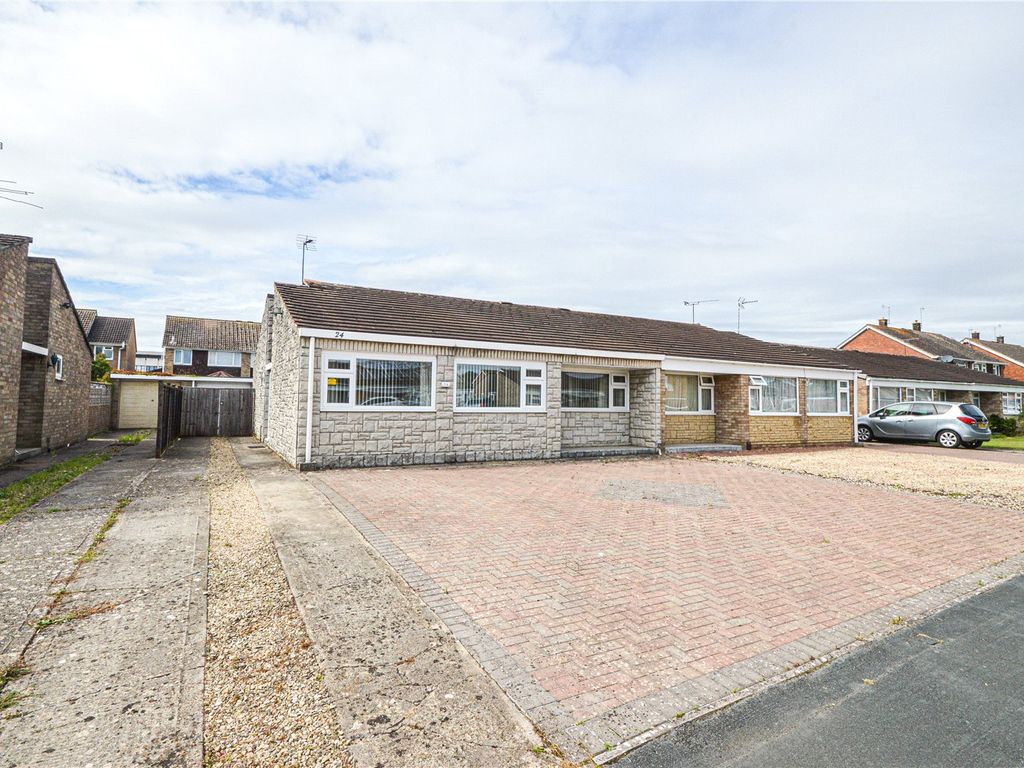 3 bed bungalow for sale in Fitzmaurice Close, Covingham, Swindon SN3, £