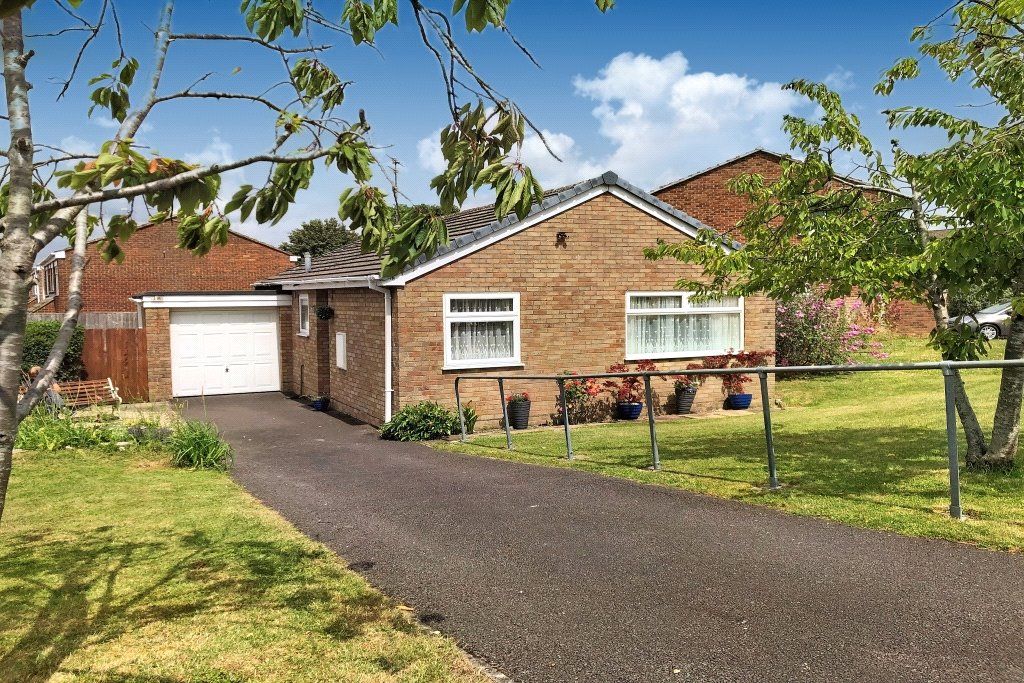 2 bed bungalow for sale in Harlech Close, Toothill, Swindon, Wiltshire SN5 Zoopla