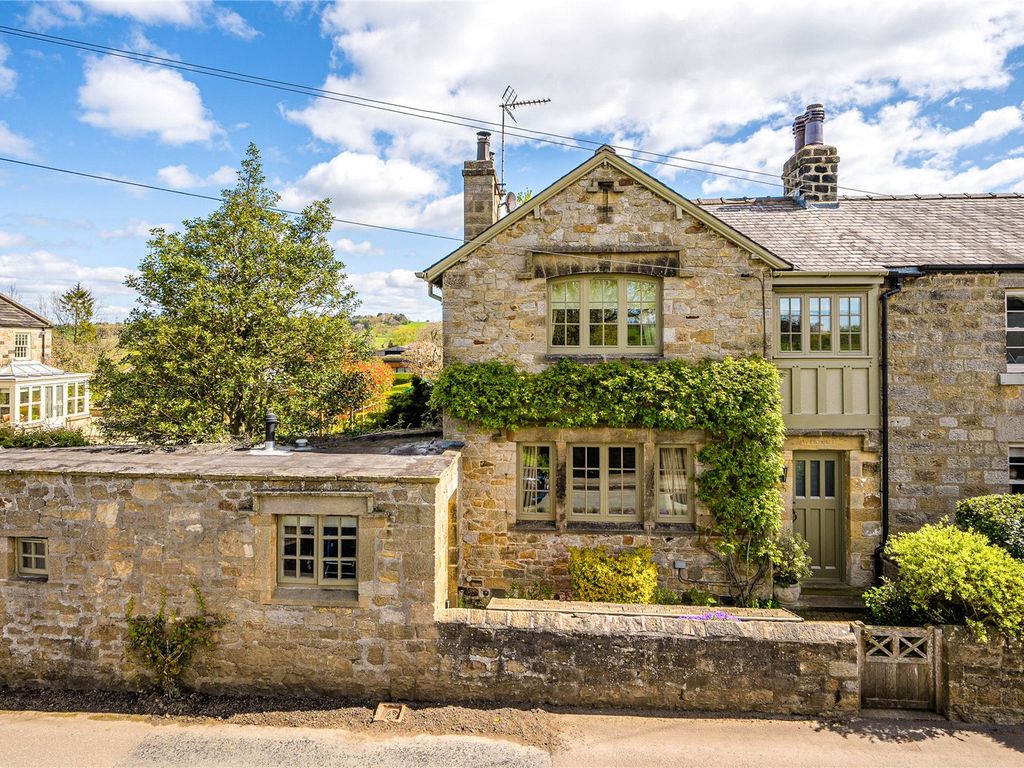 3 bed semidetached house for sale in Weeton Lane, Weeton, Leeds LS17