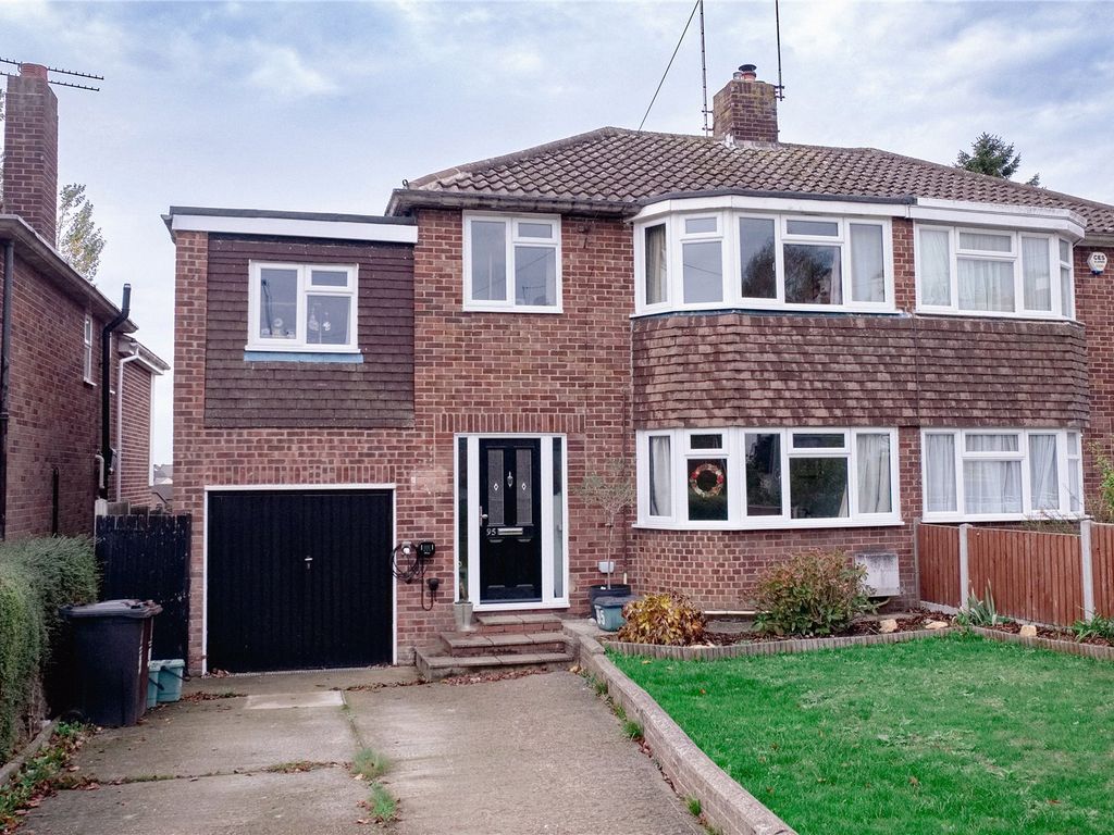 4 bed semidetached house for sale in Mile End Road, Colchester CO4