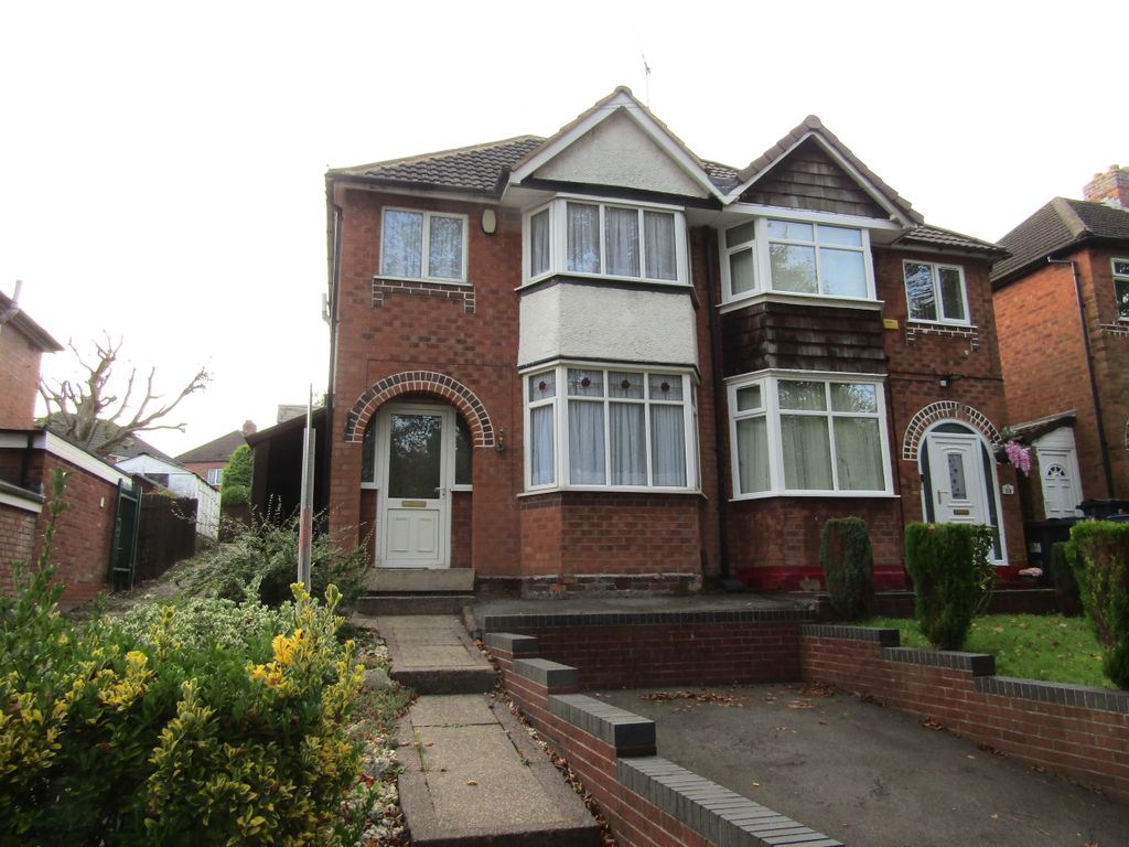 3 bed semidetached house to rent in Calshot Road, Great Barr, Birmingham B42, £950 pcm Zoopla