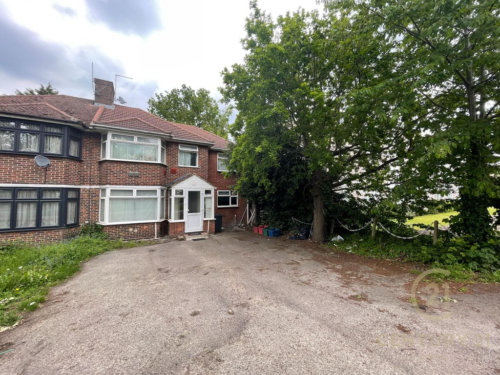 Bath Road, Hounslow TW5  
