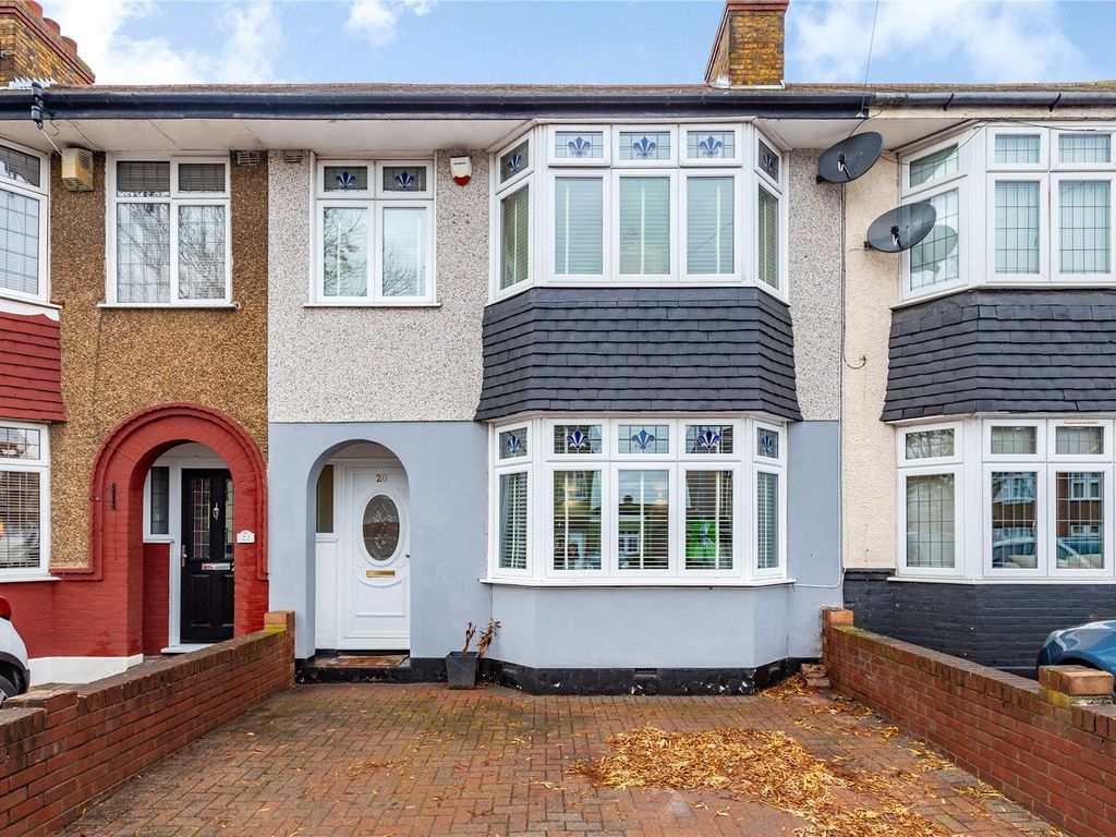 3 bed terraced house for sale in Rose Glen, Rush Green RM7, £450,000