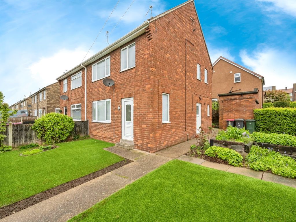3 bed semidetached house for sale in Chestnut Grove, Maltby, Rotherham