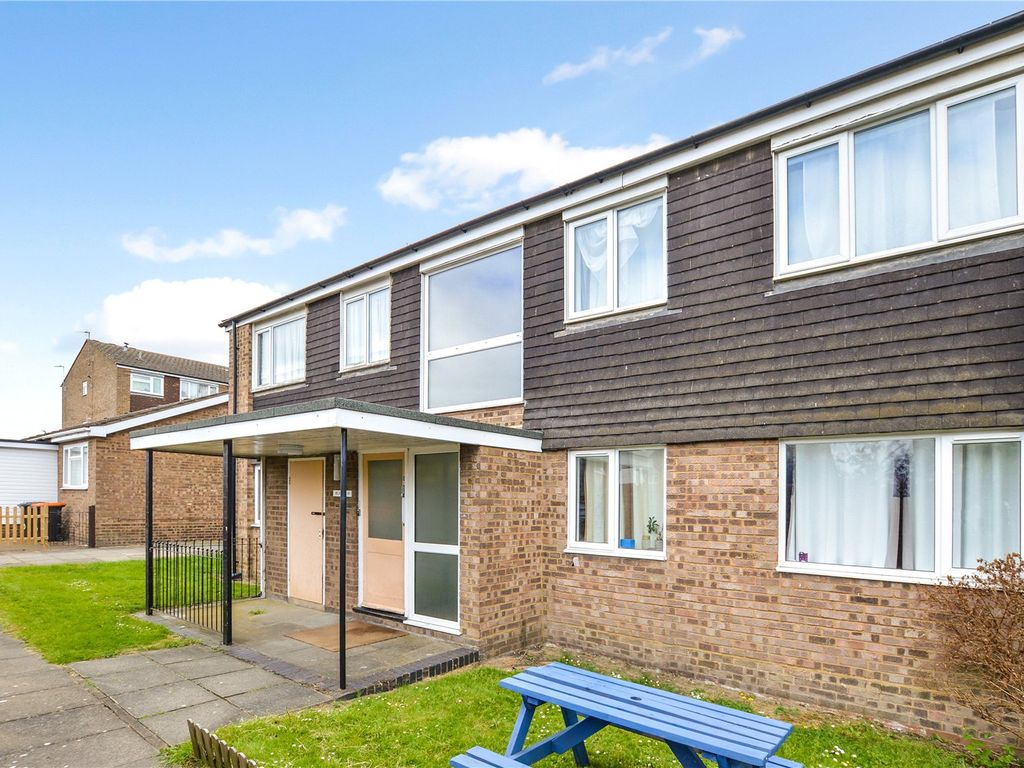 2 bed flat for sale in Fairfield Road, Dunstable, Bedfordshire LU5 Zoopla