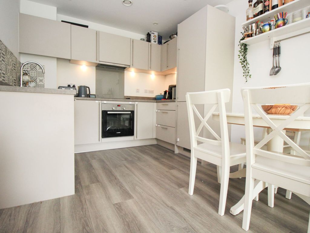 2 bed flat for sale in Keel Road, Woolston SO19, £240,000 Zoopla