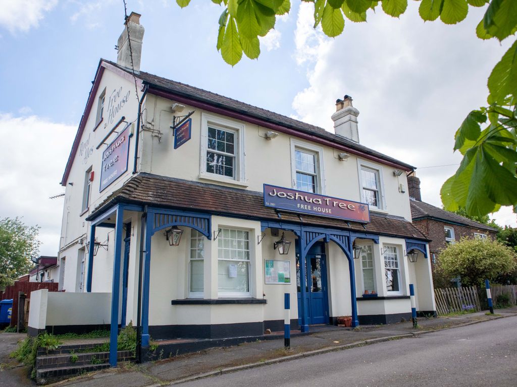 Common Road, Redhill RH1  