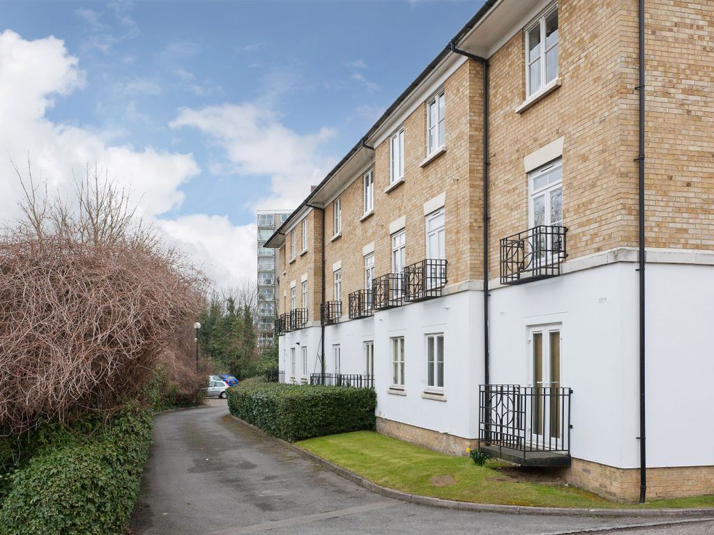 1 bed flat to rent in Kingswood Drive, Sutton, Surrey SM2 Zoopla