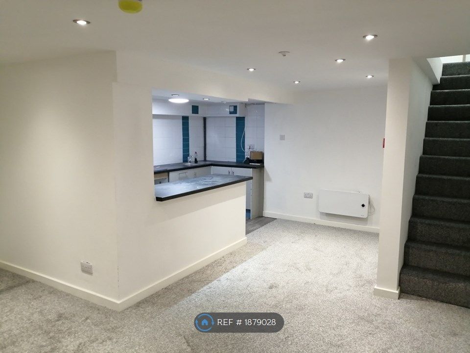 1 bed flat to rent in Windsor Road, Neath SA11, £675 pcm Zoopla