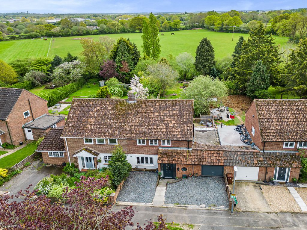 3 bed semidetached house for sale in Emblen Crescent, Arborfield Cross