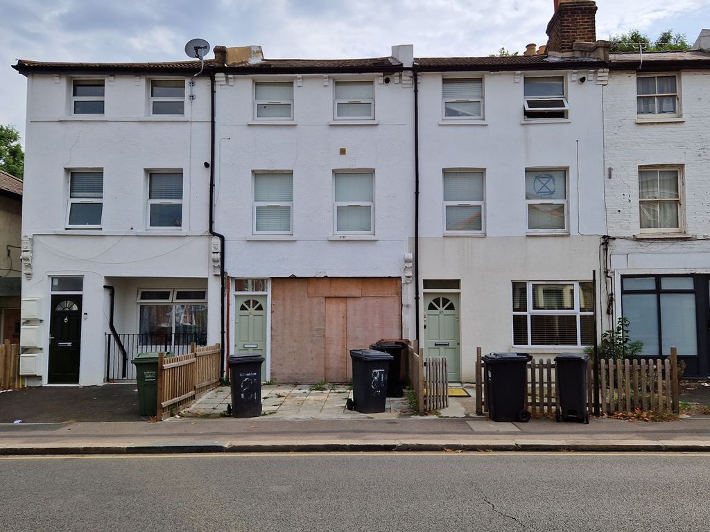 4 bed town house for sale in Catford Hill, London SE6 Zoopla