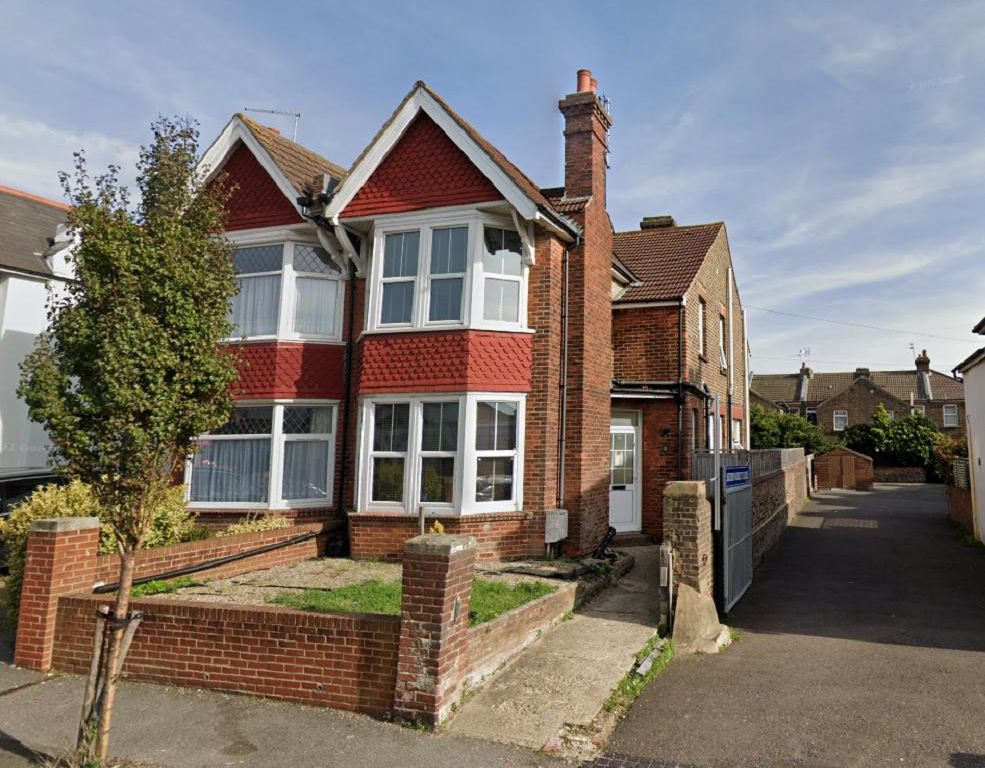 6 bed semidetached house for sale in Cavendish Avenue, Eastbourne