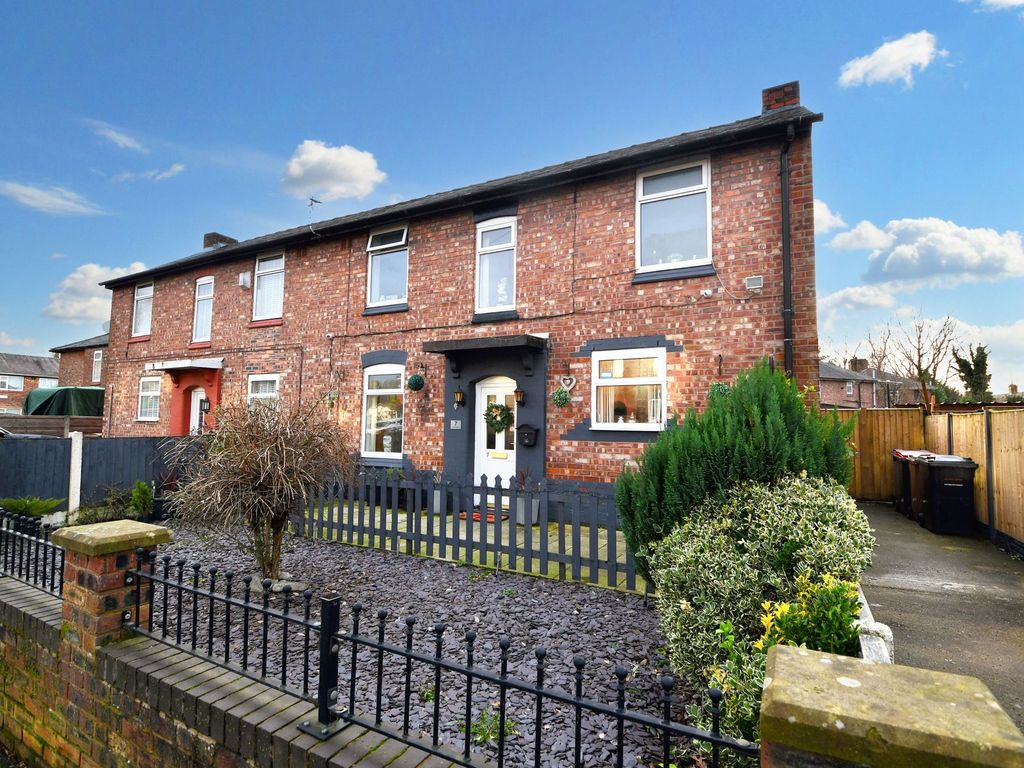 3 bed semidetached house for sale in Cranbrook Road, Eccles M30, £