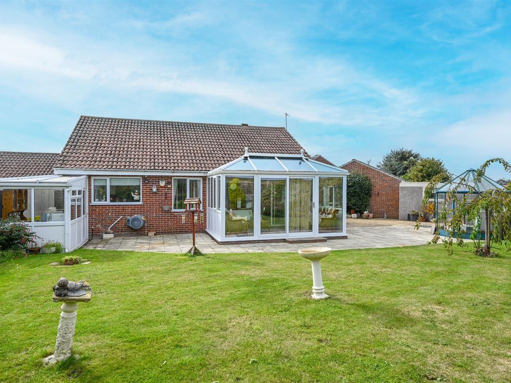 3 bed detached bungalow for sale in Noel Close, Hopton, Great Yarmouth
