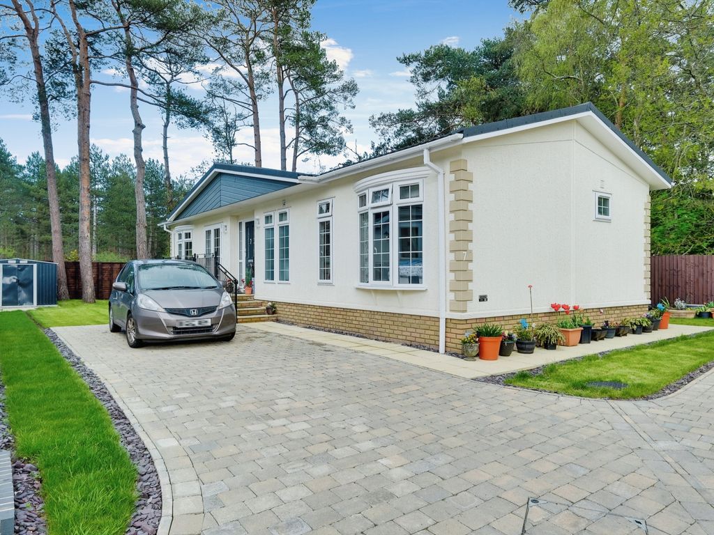2 bed property for sale in New Forest Glades, Christchurch, Dorset BH23