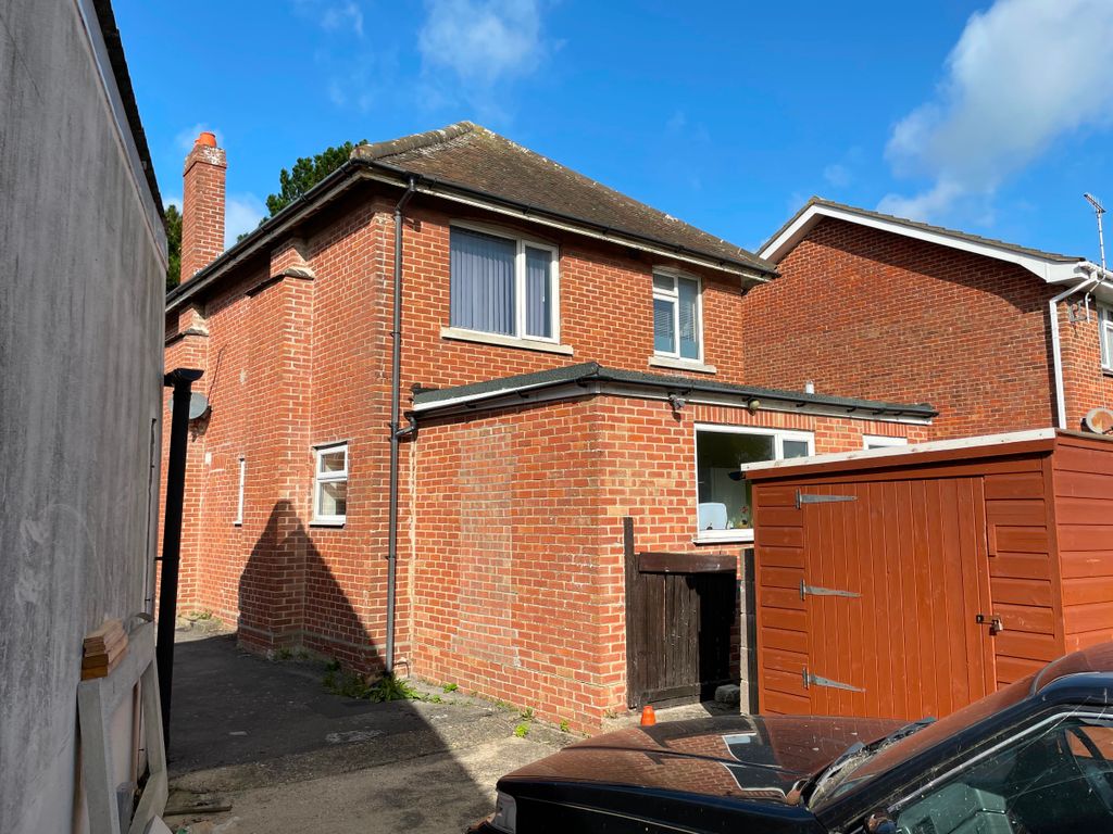 1 bed flat for sale in Abbotsbury Road, Weymouth DT4, £120,000 Zoopla