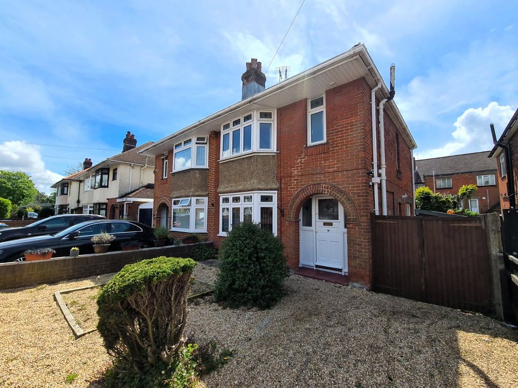 3 bed semidetached house to rent in Creighton Road, Southampton SO15