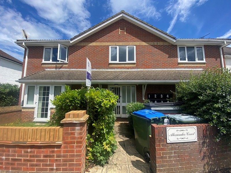 1 bed flat to rent in Alexander Court, Obelisk Road, Southampton SO19