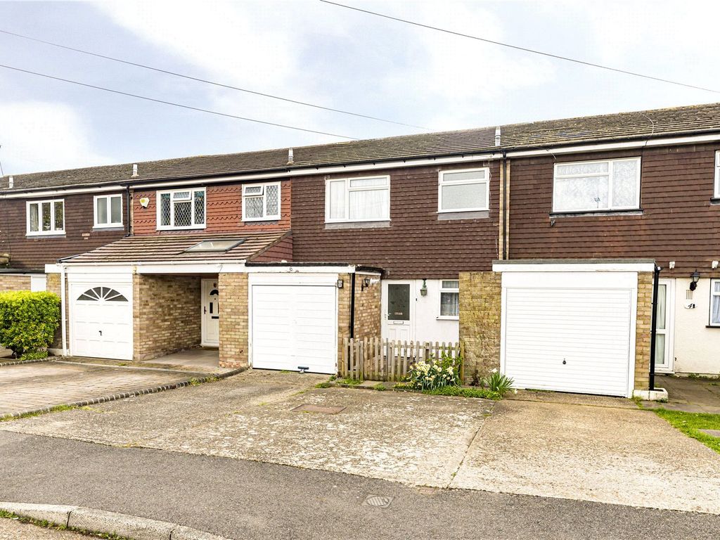 3 bed detached house for sale in Fairlawn Close, Hanworth, Middlesex
