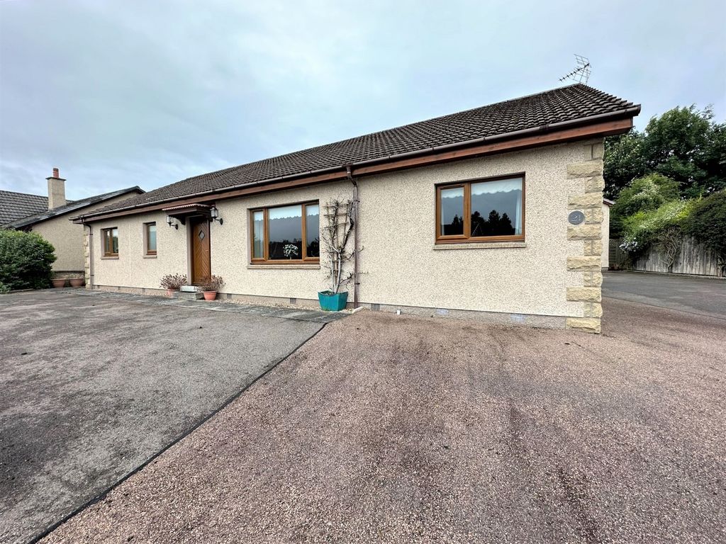 3 bed detached bungalow for sale in Findlater Drive, Buckie AB56, £