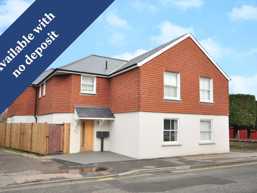 2 bed flat to rent in Victoria Road, Horley RH6, £1,450 pcm Zoopla