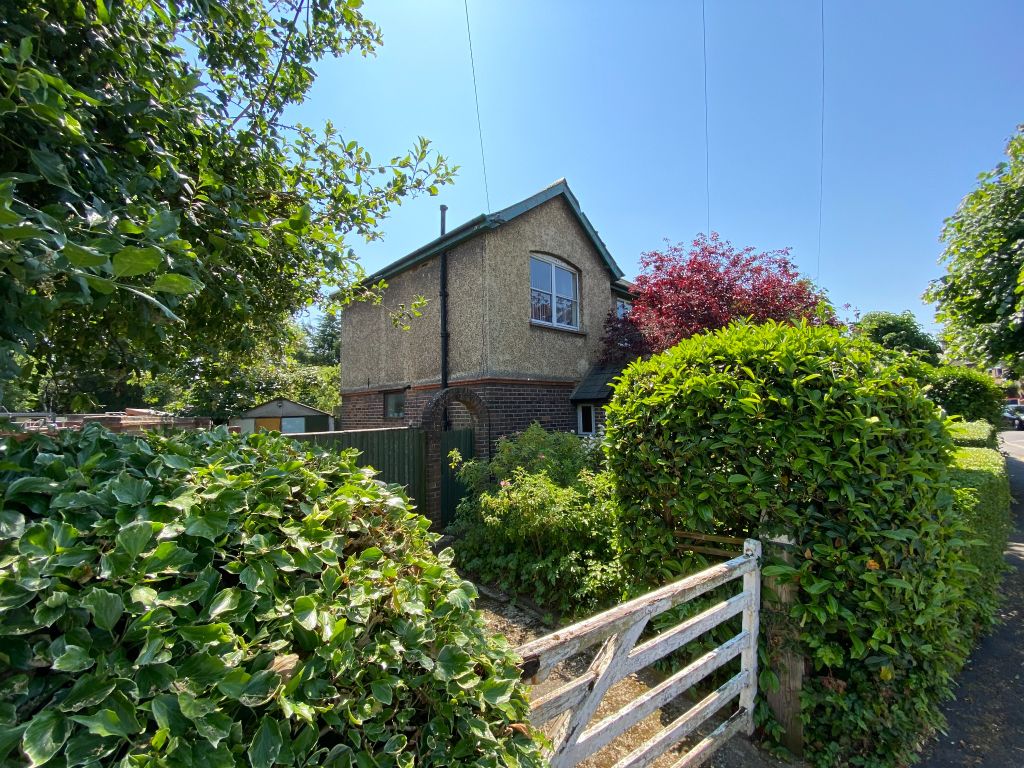 3 bed semidetached house for sale in St. Peters Road, Old Woking, Woking GU22, £425,000 Zoopla