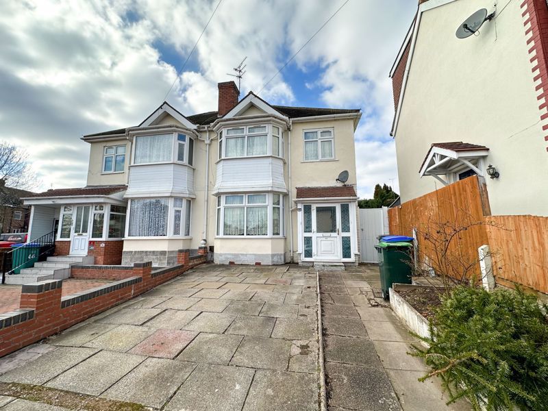 4 bed semidetached house to rent in Woodgreen Road, Oldbury B68 Zoopla