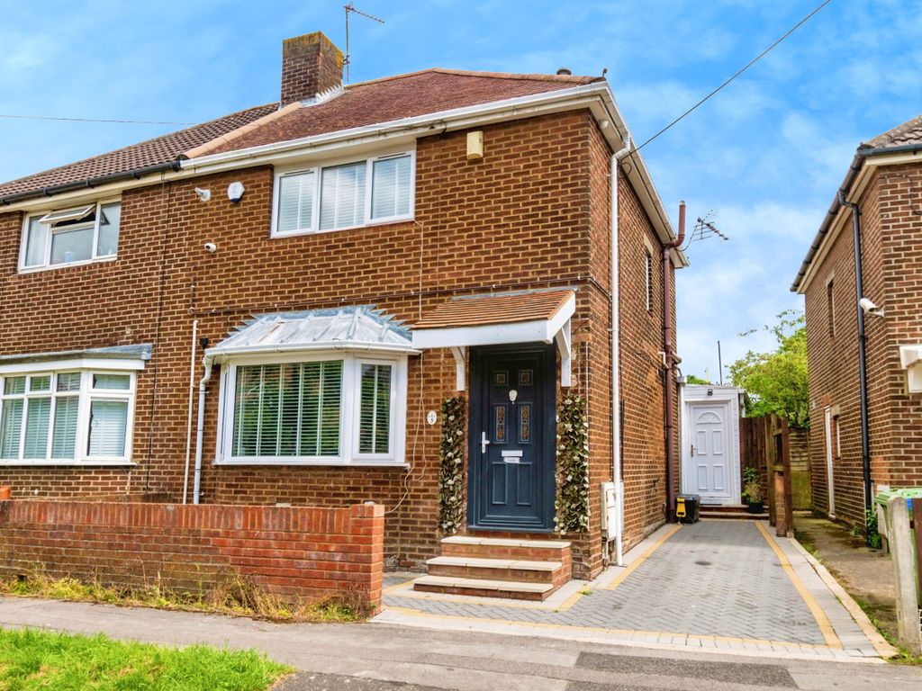 2 bed semidetached house for sale in Oak Close, Southampton, Hampshire