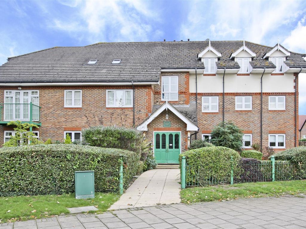 2 bed flat for sale in Uxbridge Road, Hatch End, Pinner HA5, £500,000 Zoopla