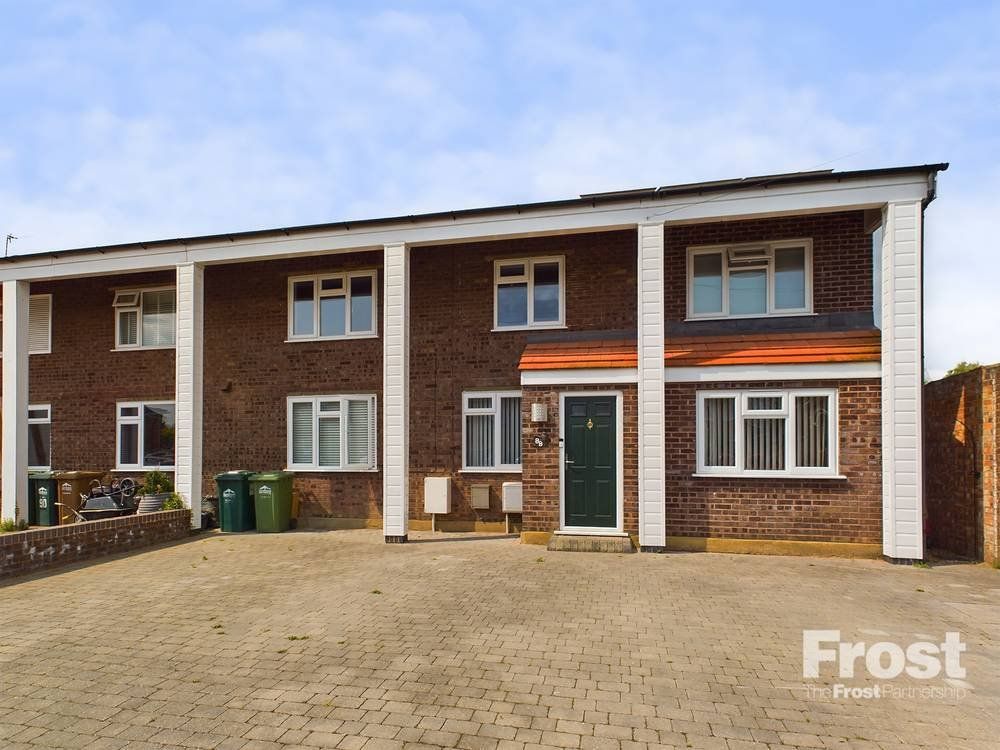 5 bed semidetached house for sale in Pavilion Gardens, StainesUpon