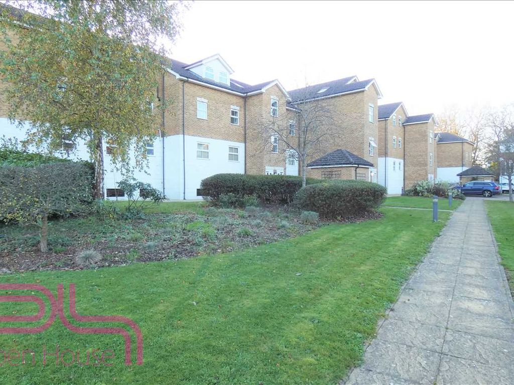 3 bed flat to rent in Old Mill Place, Wraysbury, StainesUponThames