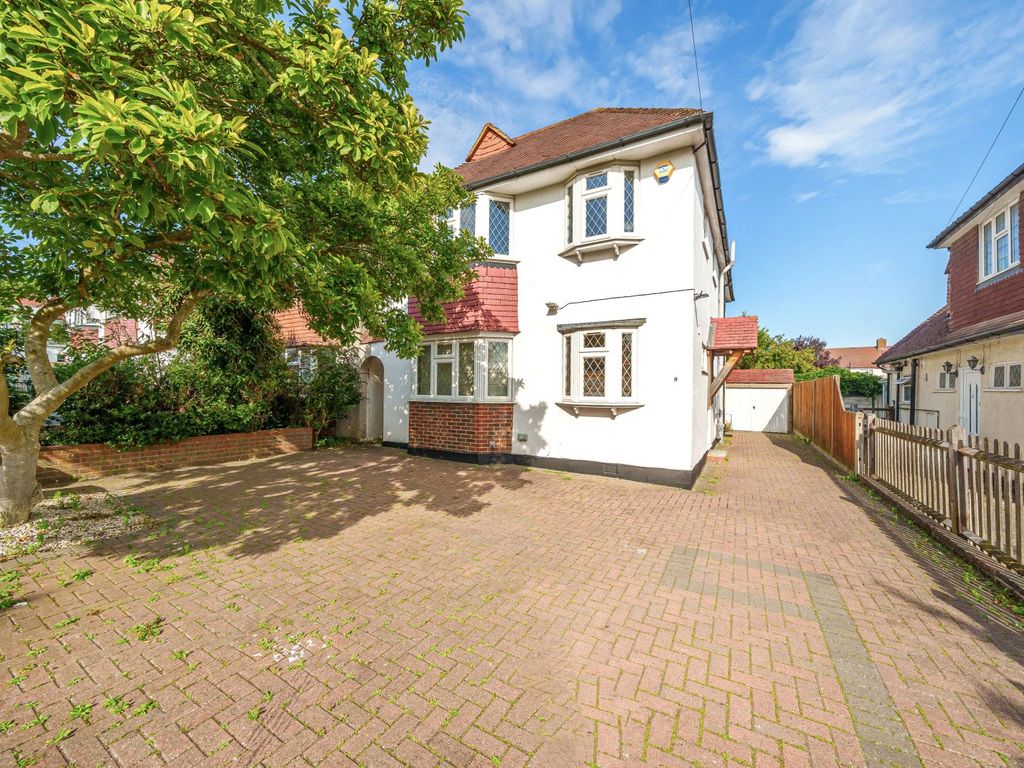4 bed semidetached house to rent in Aldridge Rise, New Malden KT3, £